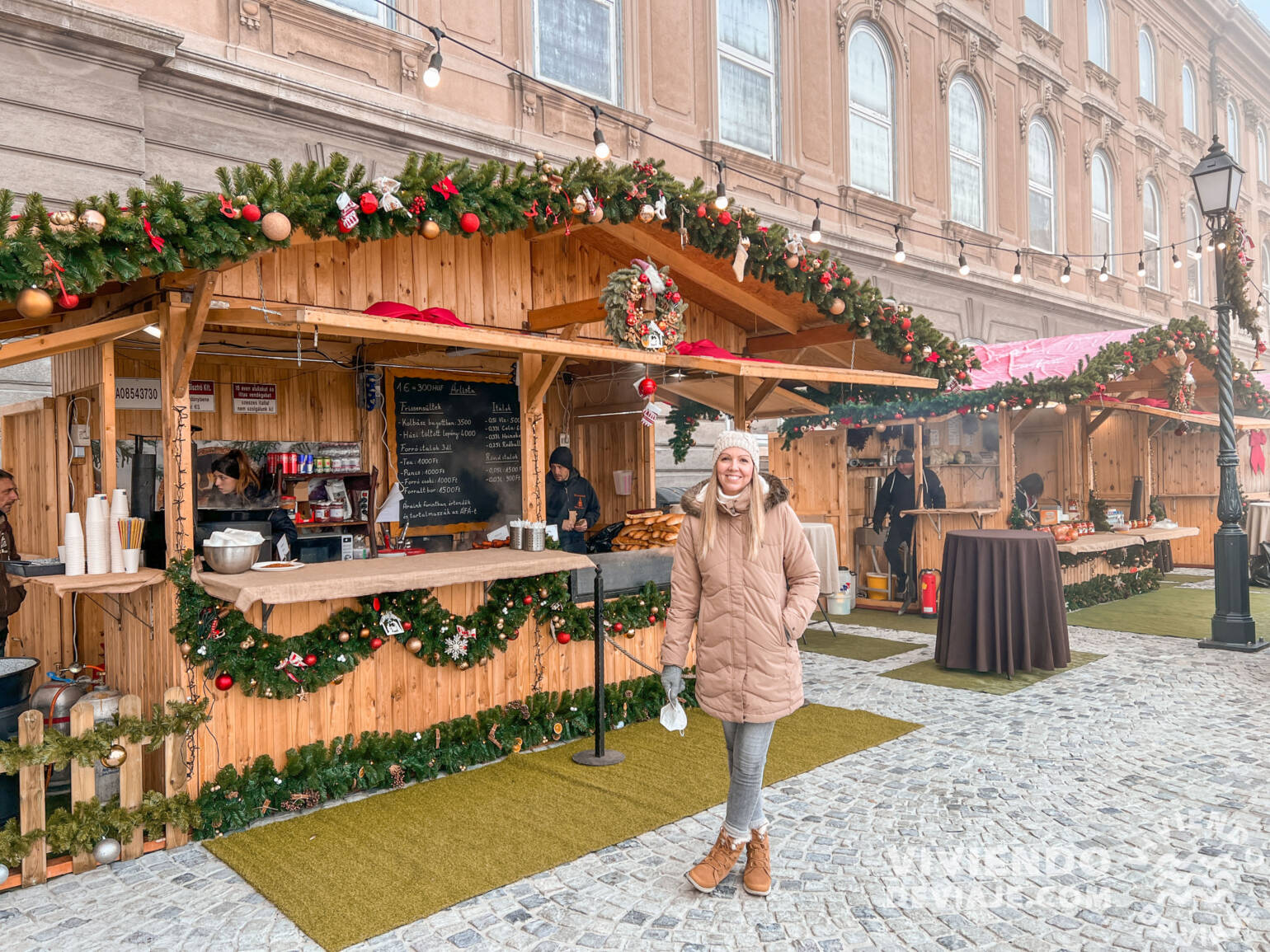 Mercado navideño en los jardines del castillo de Buda (Advent in Várkert Bazár)