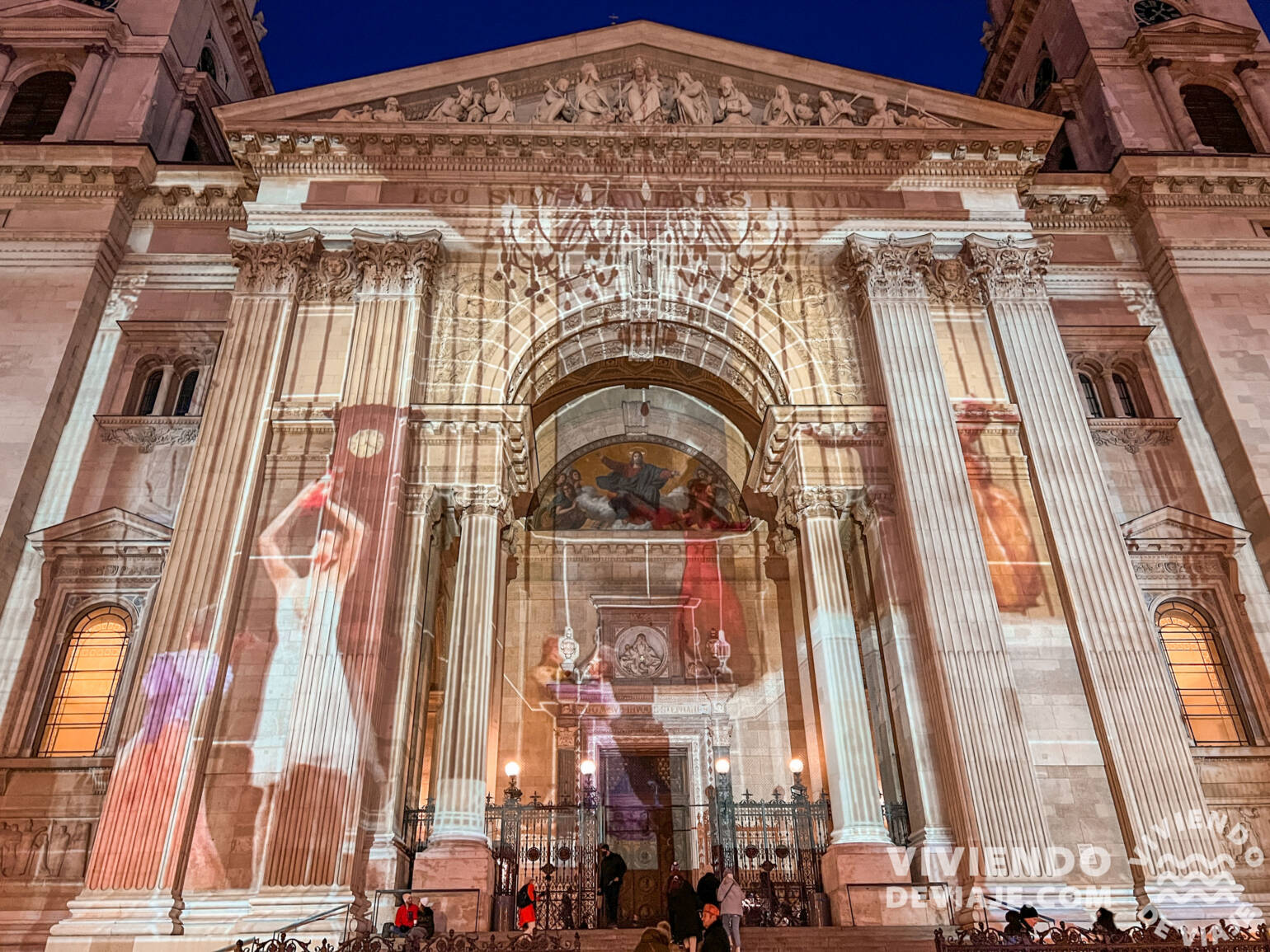 Proyecciones en la Basílica de San Esteban en Navidad