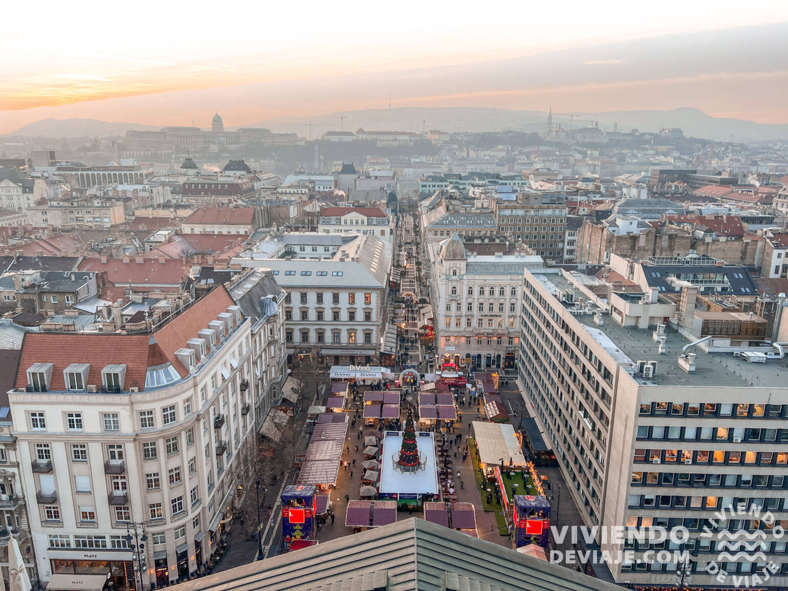 Vistas del mercado de Navidad desde la Cúpula de la Basílica de San Esteban