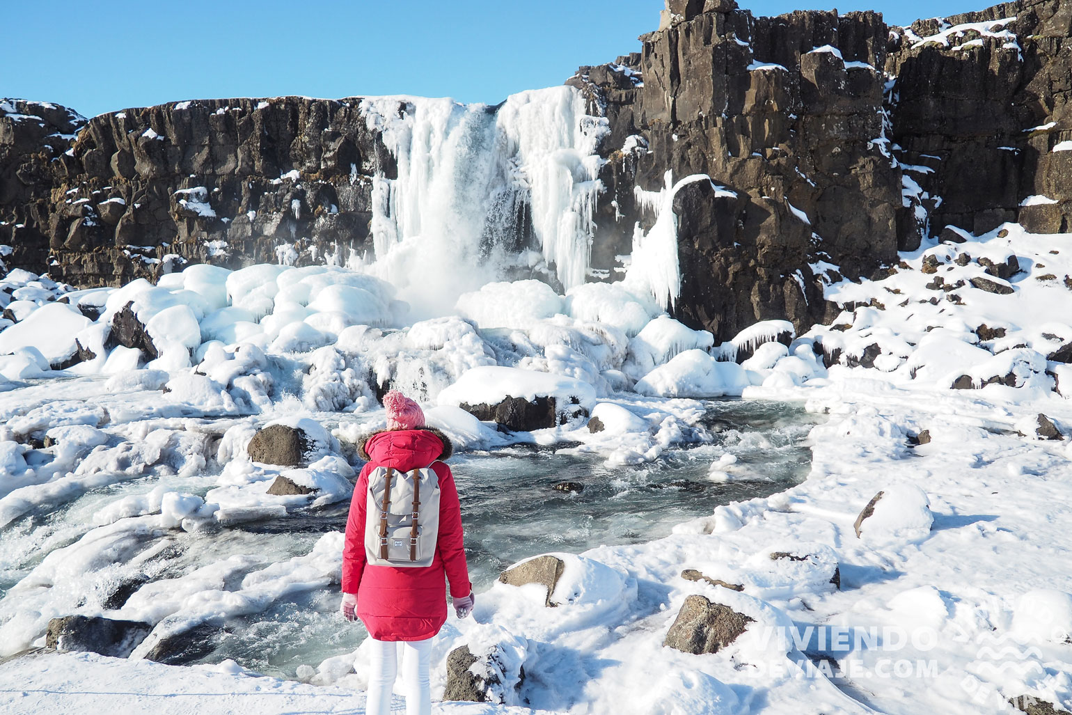 Cascadas nevadas en Islandia