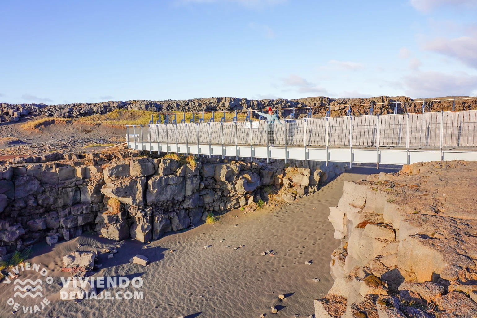 Puente entre dos continentes en la península de Reykjanes