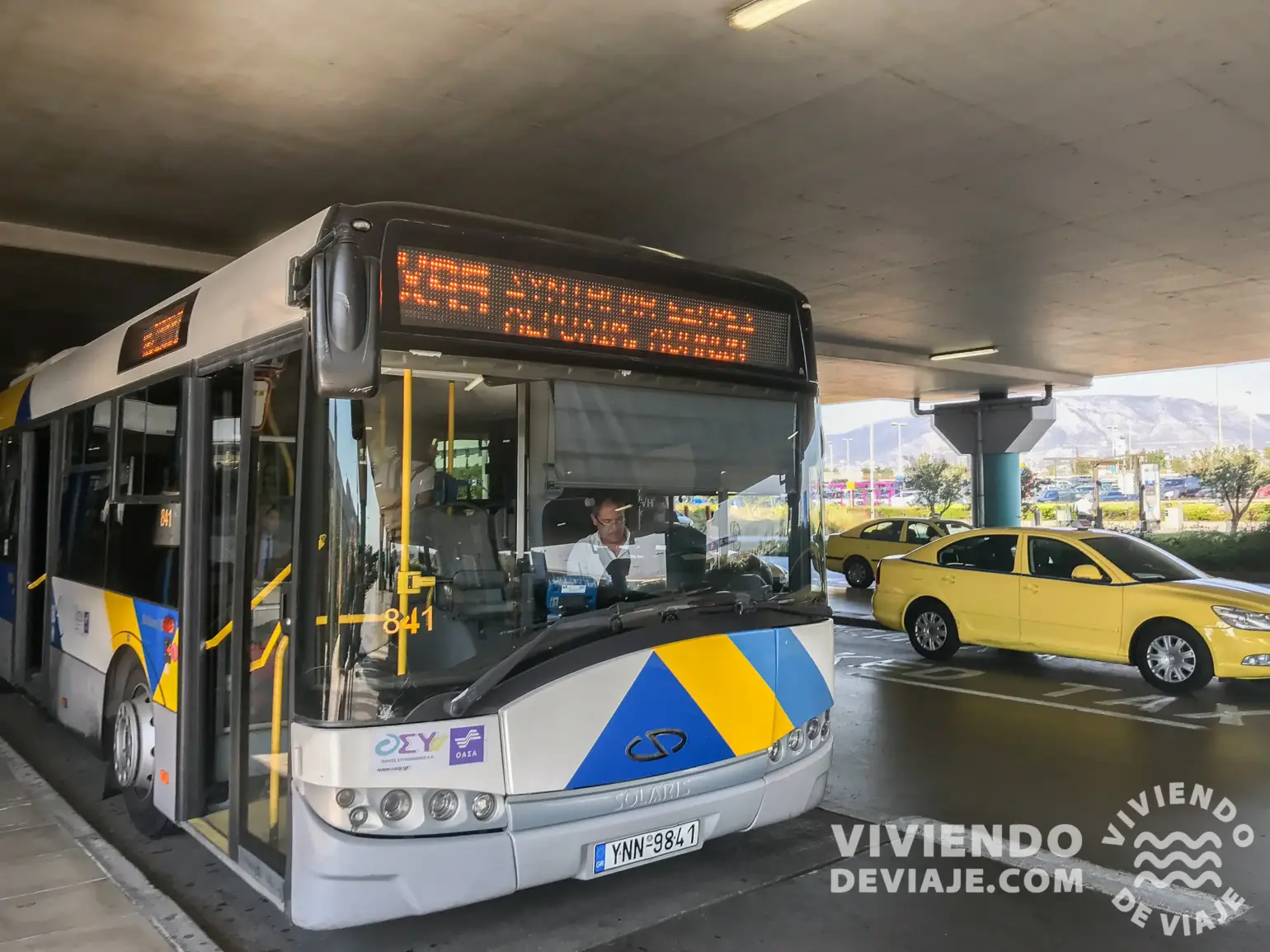 Cómo ir del aeropuerto de Atenas al centro en autobús