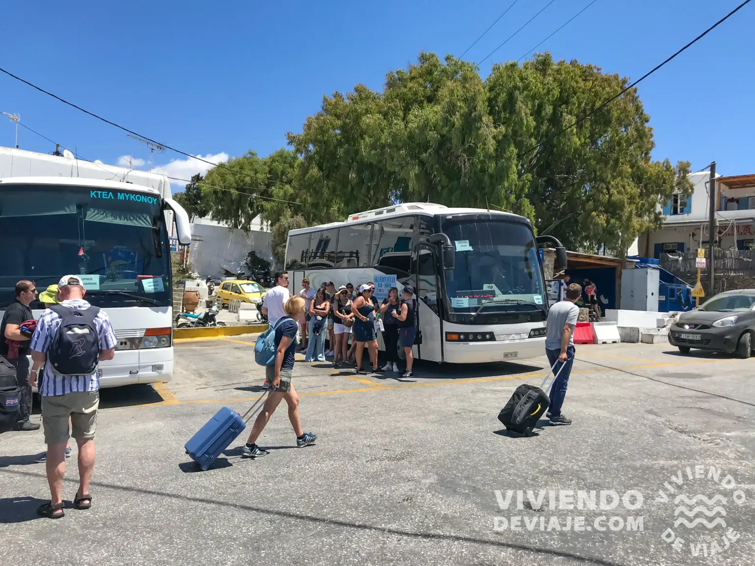 Fabrika, la plaza de Mykonos Town desde la que parten la mayoría de autobuses