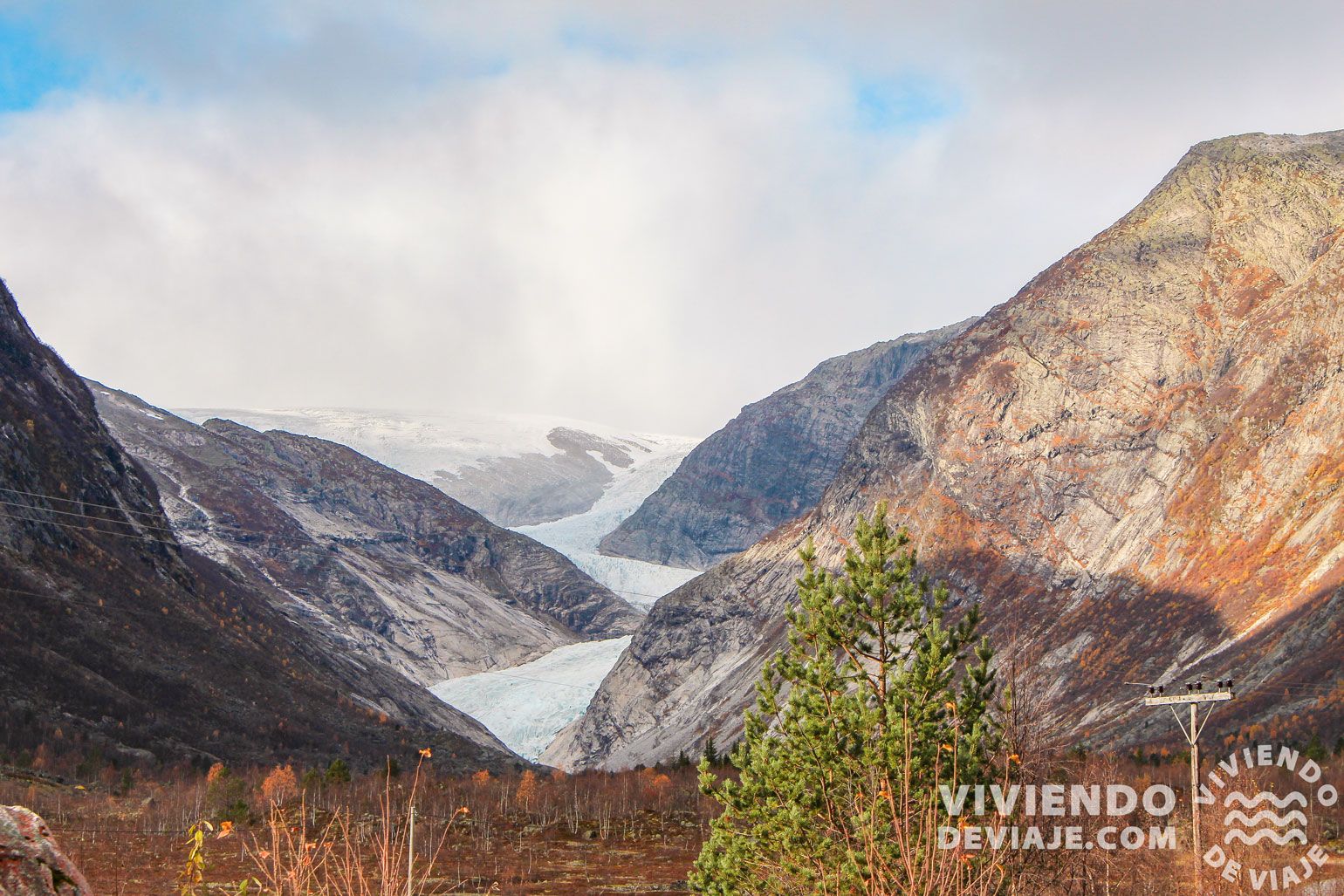 El Glaciar Nigardsbreen visto desde la distancia
