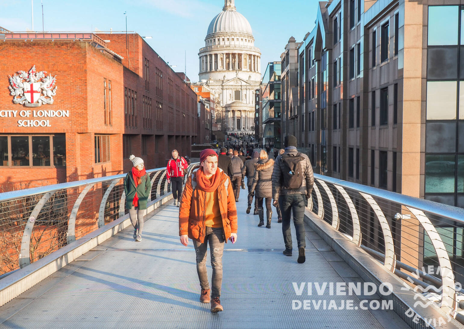Millenium Bridge y St Paul's cathedral al fondo | Lugares que visitar en Londres