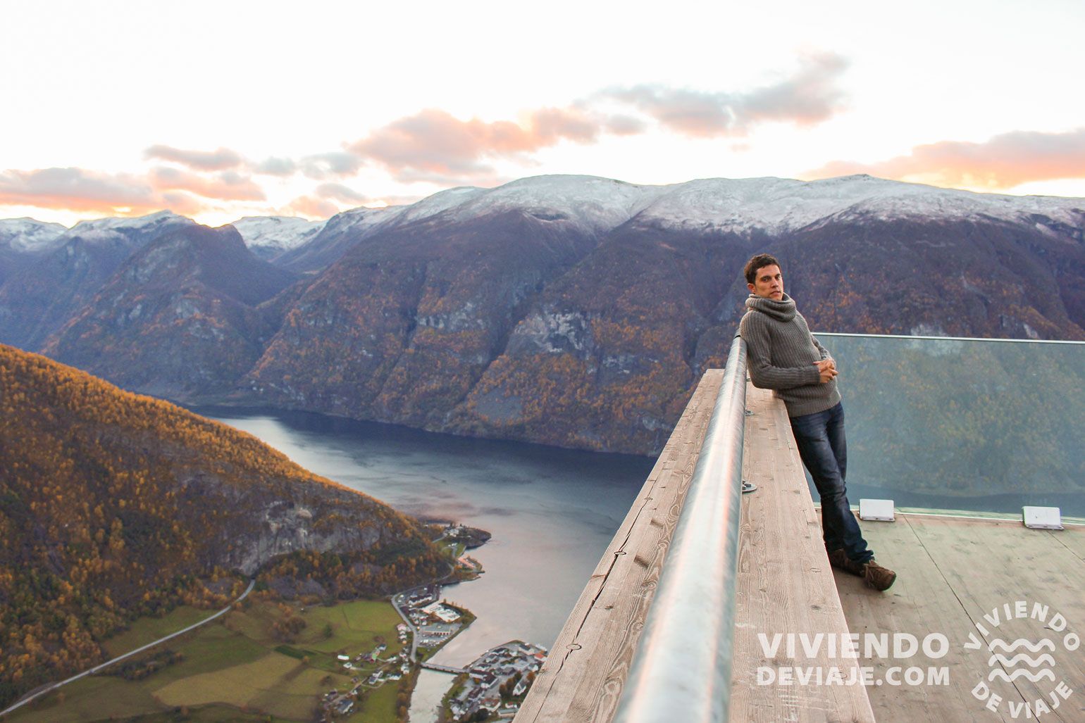 Fiordo de los Sueños desde el mirador Mirador Stegastein en Noruega