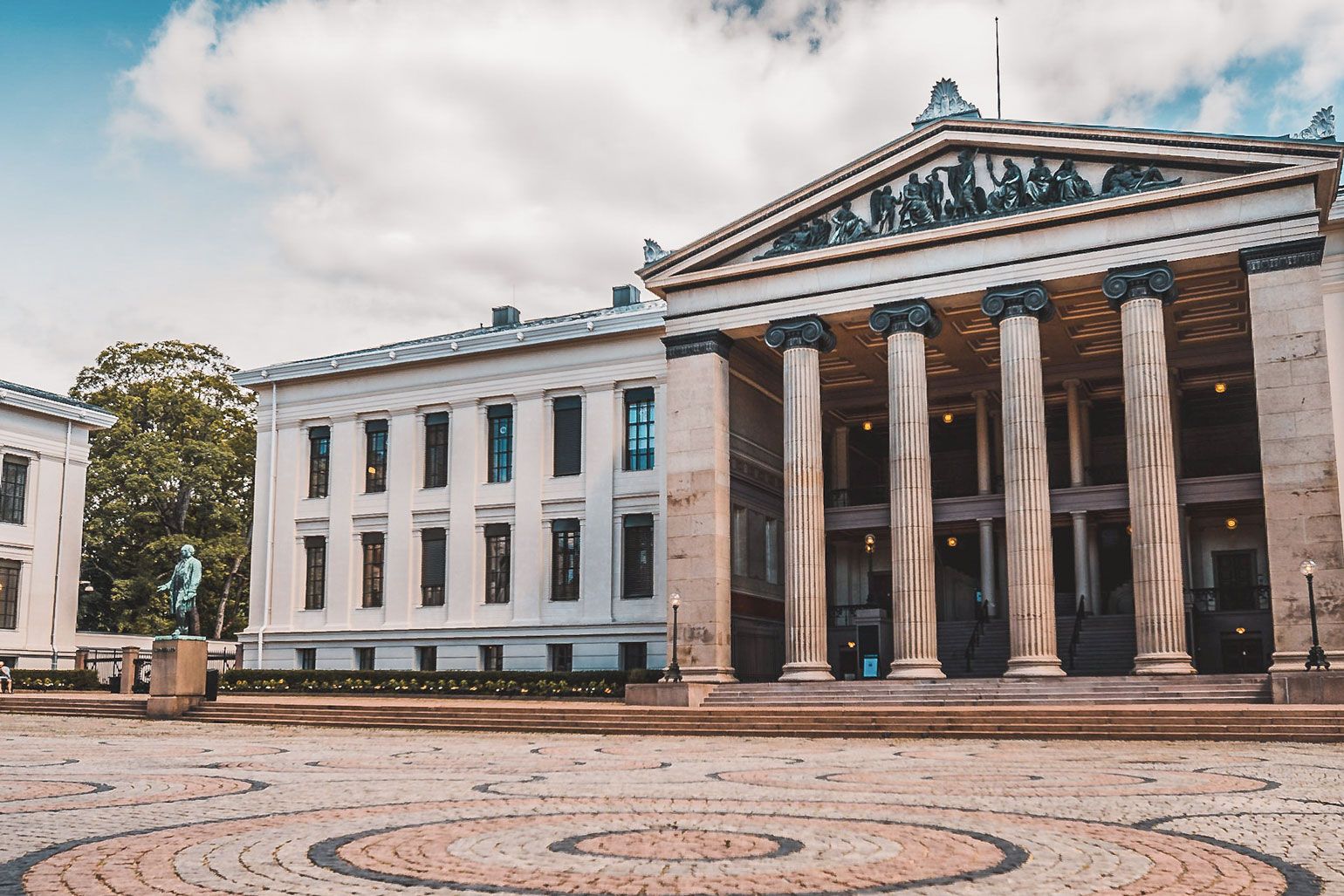 Alojarse en Oslo cerca del Parlamento