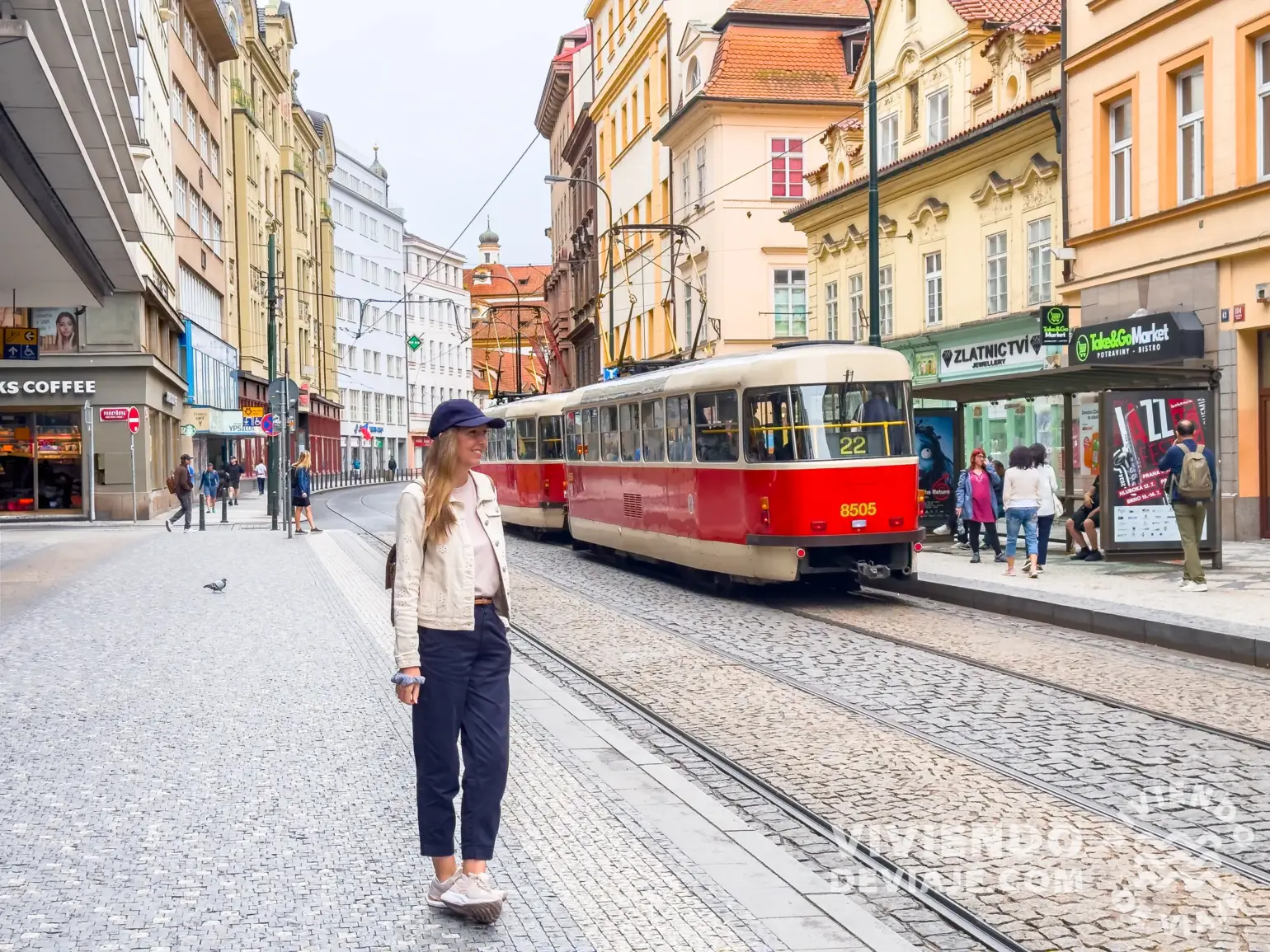 Cómo ir del aeropuerto de Praga al centro | Airport Express