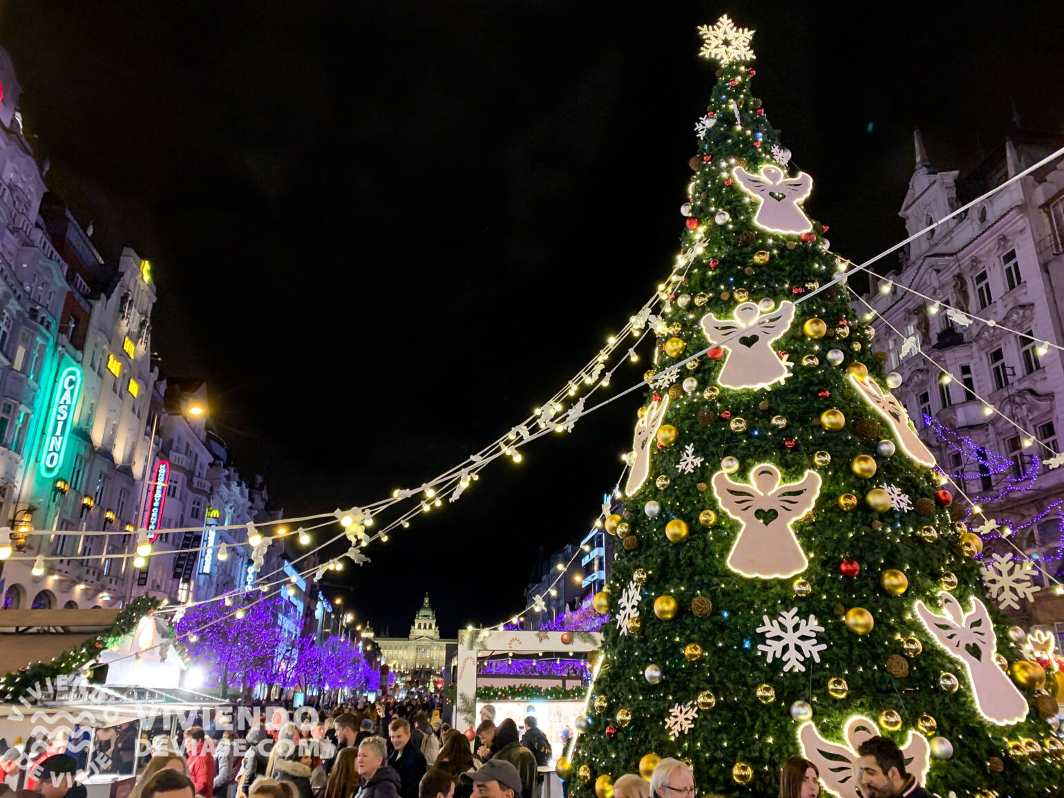 Mercado navideño de la Plaza de Wenceslao en Praga