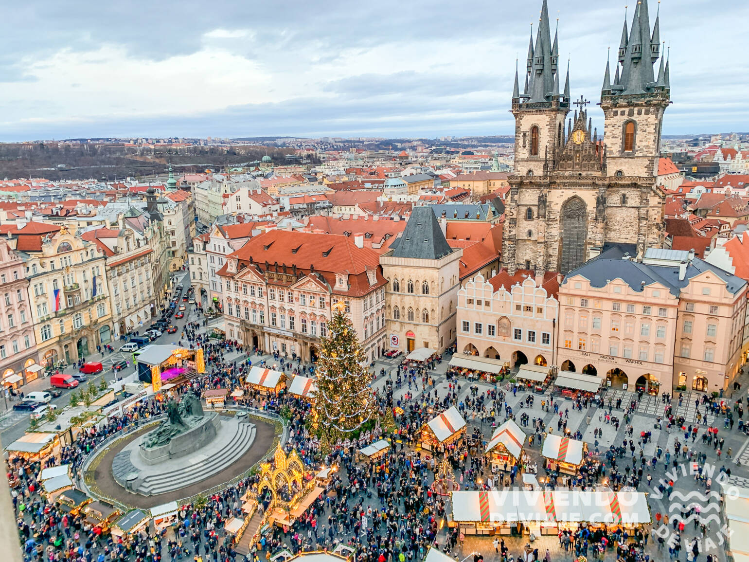Vistas de la plaza de la Ciudad Vieja desde la torre del ayuntamiento de Praga