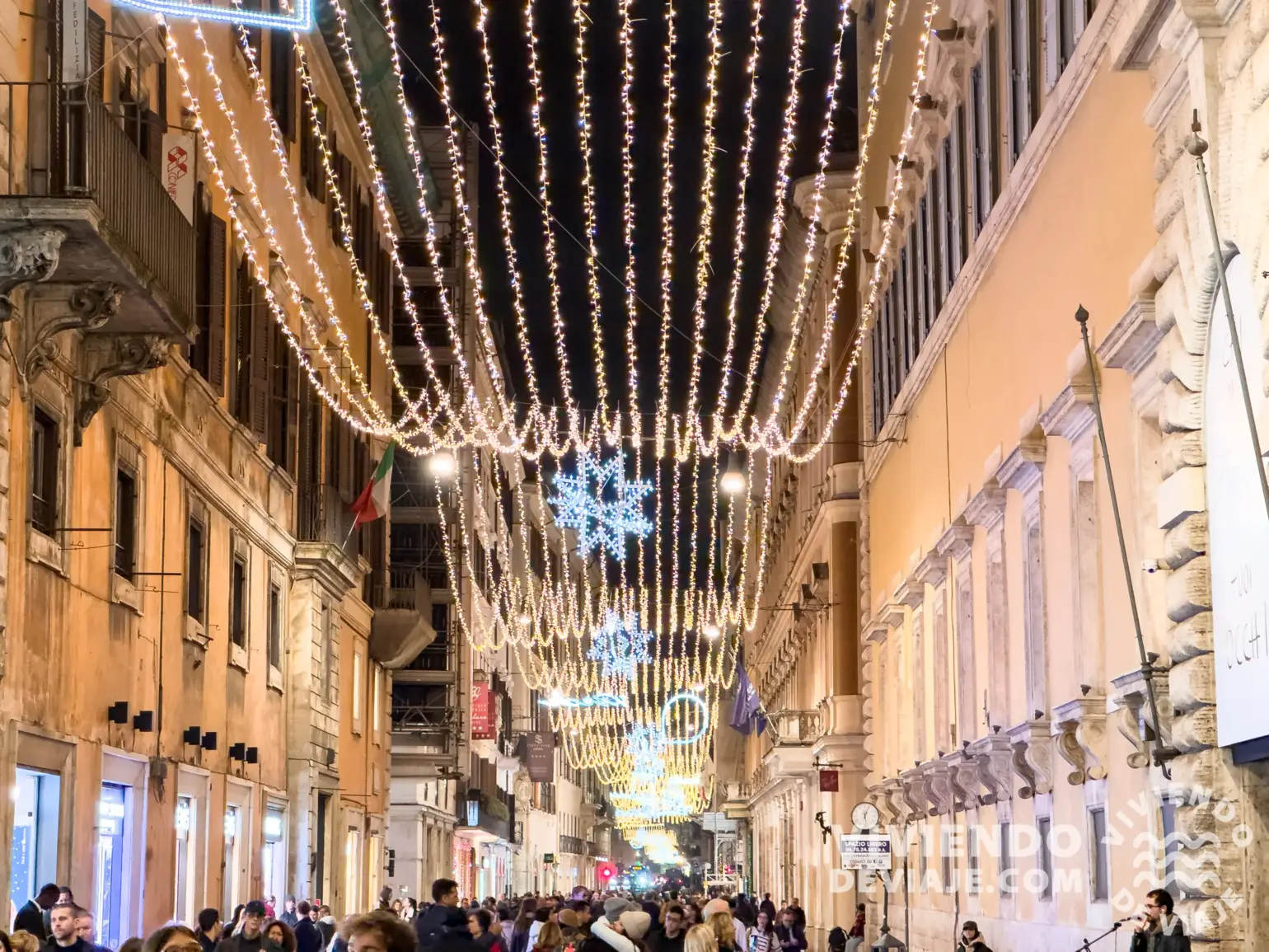 Iluminaciones navideñas en Via del Corso, Roma