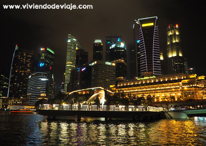 Vistas de Singapur desde el barco