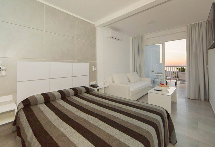 Alojamiento barato en la playa | Hotel Sol Playa