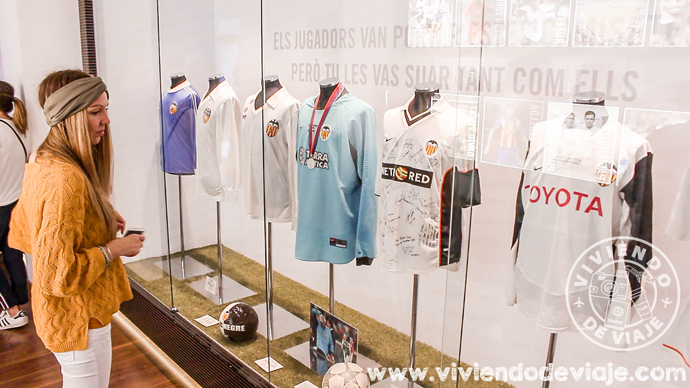 Hacer un tour por el Mestalla